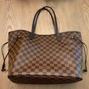 Louis Vuitton Neverfull MM Damier Ebony- Cherry 
AUTHENTIC LV Neverfull MM